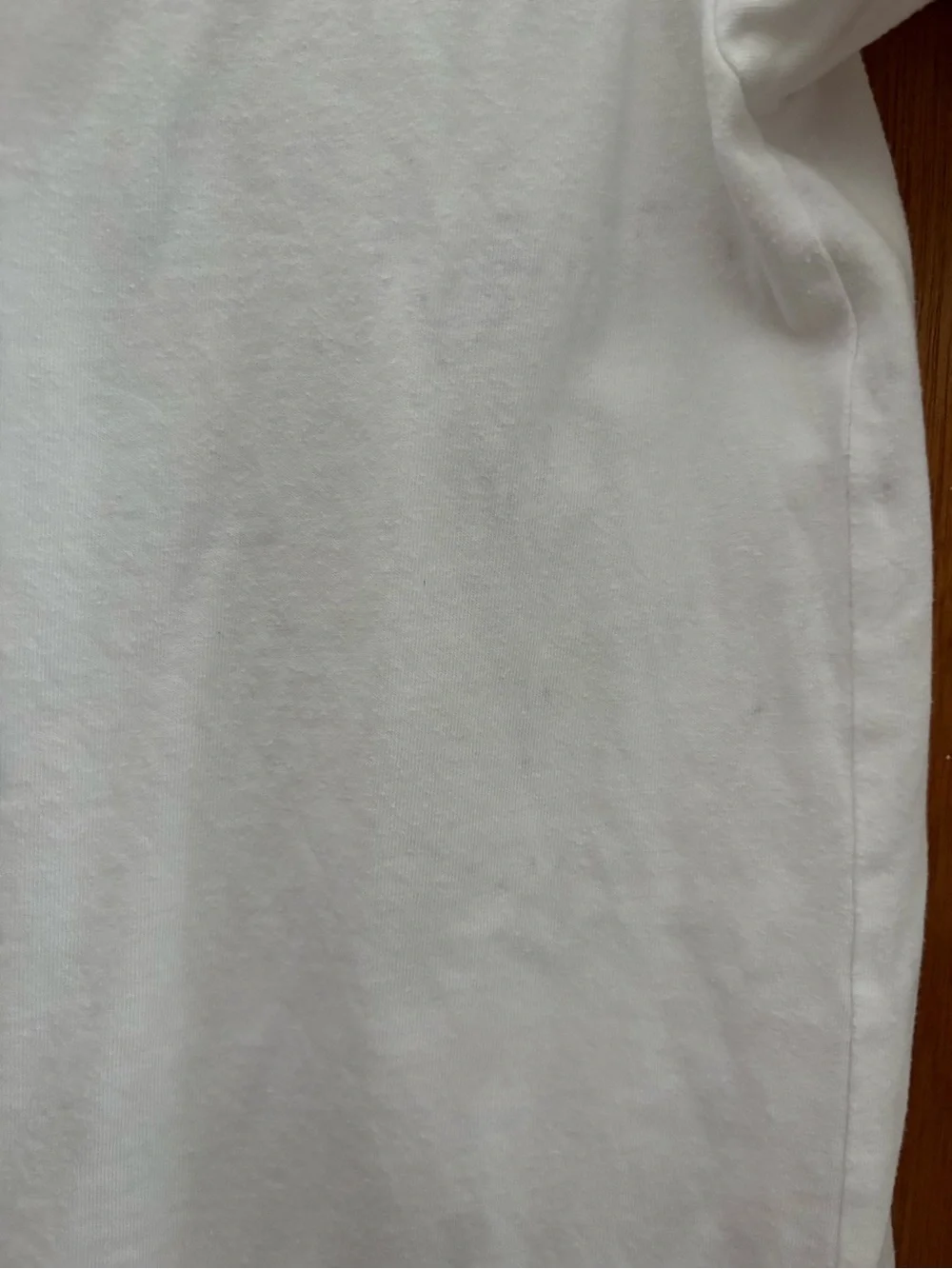COMME DES GARCONS CDG PLAY Mens sz L Big Red Heart Blue Eyes Tshirt